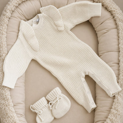 Gebreid Creme baby boxpakje met ruffles
